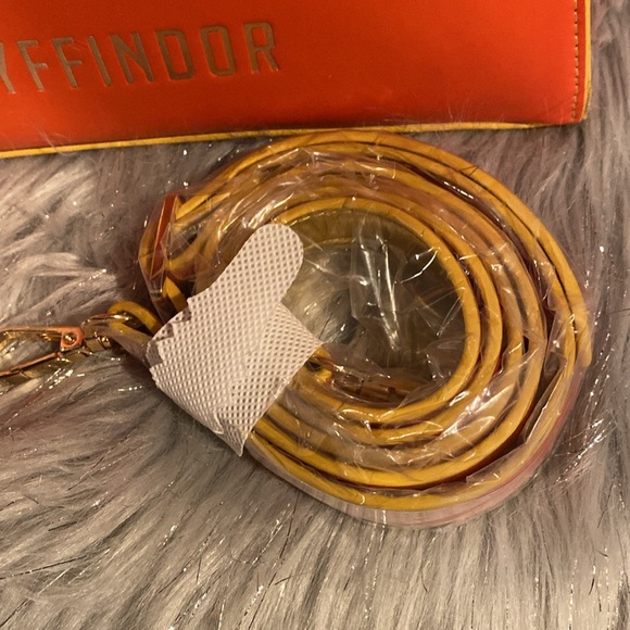 BNWT HARRY POTTER Gryffindor Orange and Gold Crossbody Bag - Picture 7 of 8